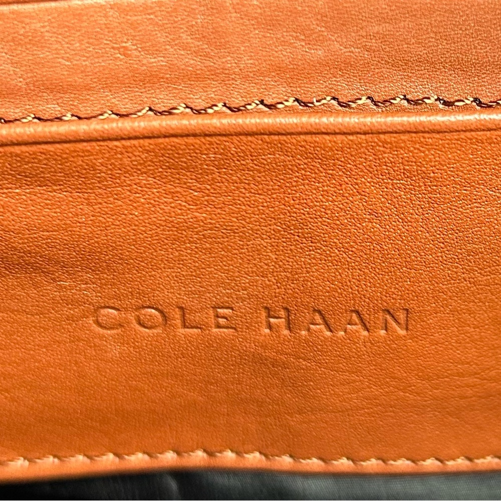 Vintage Cole Haan leather crossbody/shoulder in Cognac - Picture 7 of 12